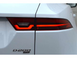サーキットのシケンインをイメージさせるデザインのLEDテールランプです。