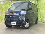 精悍なフロントマスクが印象的です。スタイリッシュなデザインで、街乗りにもアウトドアにもマッチする一台。洗練された印象を与えます。