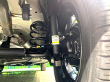 お車を安心してお乗りいただく為には、足回りの定期点検が欠かせません。サービスサポート(有償保証)では無料点検もご提供しており、安心のカーライフをお過ごしいただけるサポート体制が整っています。