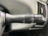 【オートライト】周りの明るさに応じて自動でヘッドライトの点灯・消灯ができる機能です!ライトの付け忘れ・消し忘れなどが無くなり、雨の日や夕方の走行も安心!トンネル通過時も便利ですね♪
