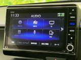 様々なメディアに対応したオーディオ画面で、お気に入りの音楽を車内で楽しめます。クリアな音質で、ドライブがさらに楽しくなります。