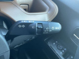 トンネル進入時や暗くなれば自動で点灯するオートライト機能付き。