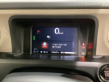 デジタル表示のスピードメーターとタコメーター、燃費やオドメーターなどの表示の他に、ホンダセンシング機能などの表示もできる多機能なマルチインフォメーション・ディスプレイです。