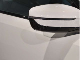 【BMWミラー】視認性の高いスタイリッシュなミラー。自動防眩機能も付いており夜間のドライビングをサポートします。