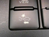 【PCS(プリクラッシュセーフティーシステム】・・・進路上の車両を前方センサーで検出し、衝突の可能性が高いと判断したときに、警報やブレーキ力制御により運転者の衝突回避操作を補助します。