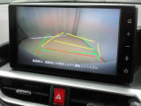 バックでの車庫入れはハンドルと連動したガイドラインが出る「バックガイドモニター」がサポートいたします。