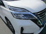 LEDヘッドランプ・・・ハロゲンランプに比べて非常に明るいので、夜間走行時の視認性がアップします。