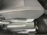 シートリフター搭載で、身長を気にせず乗っていただけます。