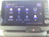 ナビは9インチホンダコネクトナビ(LXU-242NBi)装着!フルセグTV、ラジオ、CD・DVD、Apple Car Play、Android Auto、USB、Bluetoothが使用できます。