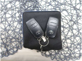 【スマートキー】キーをバッグやポケットに入れたままでもドアロックの開閉が出来るほか、エンジンキーを挿さなくてもエンジンスタートストップが出来ます。