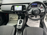【HondaSENSING】衝突を予測してブレーキをかけたり、前のクルマとちょうどいい距離でついていったりできる多彩な安心・快適機能を搭載した先進の安全運転支援システムです。