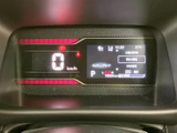 視認性の高いメーターで、走行状況をしっかりと把握できます。運転に必要な情報を、すぐに確認できる配置です。