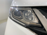 LEDヘッドライトは、点灯の瞬間から最大光量を発揮し、突然暗くなるトンネルなどでの安定感を高めます。