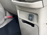 12V電源ソケットを設置しています。周辺機器の充電にご利用いただけます。