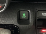 ★ECONスイッチ★ エコドライブを加速しよう!スイッチをONにすると、運転の仕方によるロスを抑え込み燃費をよくするようクルマが頑張ります(*^ー^*)燃費向上にチャレンジ♪