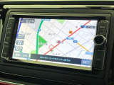 ●純正ナビ:一体感のあるナビは、高級感ある車内を演出してくれます。オーディオ機能も充実しておりますので、運転もより楽しめます♪