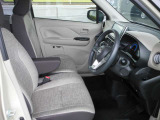 運転席・助手席の方が座るシートです。実際お座りいただくのが、分かりやすいと思います。お気軽にご来店ください