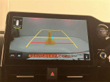 【バックカメラ】あると便利なバックカメラ装備!駐車時に後方がリアルタイム映像で確認できます。立体駐車場や夜間の車庫入れ時に大活躍!運転スキルに関わらず、今や必須となった装備ですね♪