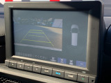 ■バックカメラ■ガイドラインが表示されるので、バック駐車が苦手な方でも安心です!ギアをリバースに入れれば自動的に切り換わりますので、面倒な操作も不要です♪狭い駐車場もお車を傷つけず安心ですね!