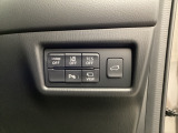 各種機能の切替スイッチは運転席パネル下に集約されています。任意で切り替え可能なため状況に合わせてお使いください。