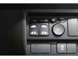 ◆◆両側電動スライドドア!!荷物で手が塞がる時など簡単にドアの開閉が出来ます!何より力いらずで開閉OK!女性やお年寄りにも優しい♪電動機能はOFFにもできますから元気なお子様の駆け出しも安心!