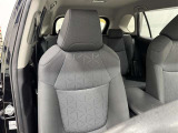高いホールド性で運転姿勢が安定します。長距離ドライブでも疲れにくいのが魅力です。
