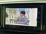 停車中には、テレビや動画コンテンツをお楽しみいただけます。長距離移動も退屈知らずですね。