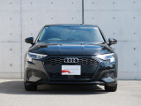 一目でAudiだと分かる特色を持つフロントマスク。