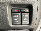 【両側パワースライドドア】スマートキーや運転席のスイッチで後席両側スライドドアの開閉が可能♪電動だから力を入れてドアを開ける必要が無く、小さなお子様でも簡単に開け閉めでき快適です♪