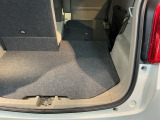 載せるものに合わせて、自由自在にシートを調整。長めの荷物も、大きな買い物も、工夫次第でスッキリ収まります。使い方次第で楽しみが広がる空間です。