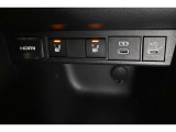 HDMI入力端子ソケット装備!寒い日も快適♪シートヒーター装備!USB端子ソケット装備!