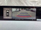 狭い場所での駐車やすれ違いなどでより的確な運転操作に役立つ360&deg;ビューモニターが装備されています。