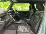 ドライバーの視界を妨げない、広々とした室内空間。操作しやすい配置で、運転に集中できます。快適なドライブをお約束します。
