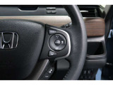 Hondaセンシングの機能のひとつ、アダプティブクルーズコントロール付!アクセルから足を離しても設定したスピードと前車との車間を保ち走行してくれます!車線維持もアシスト☆高速道路で疲労軽減ですね☆