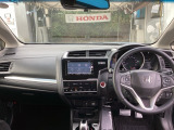 フロントガラスが大きく、ワイドな視界で運転もしやすくなるように、設計されています。