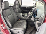 パワーシート搭載。微妙な調整が手軽にでき、適切なポジションで運転することが可能です。