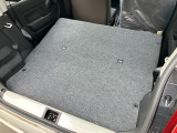 リアシートを倒せば巨大な荷室へ早変わり♪