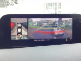 狭い場所での駐車やすれ違いなどでより的確な運転操作に役立つ360&deg;ビューモニターが装備されています。