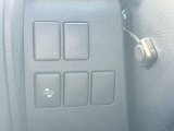 【トヨタセーフティセンス】走行中に前方の車両等を認識し、衝突しそうな時は警報とブレーキで衝突回避と被害軽減をアシスト。より安全にドライブをお楽しみいただけます。