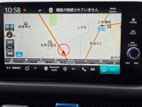 純正メモリーナビを装着しています。目的地設定やルート案内もスムーズに行えます。