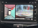 狭い場所での駐車も安心。後方の状況を画面で確認できるので、安全に駐車できます。運転に自信がない方にもおすすめです。