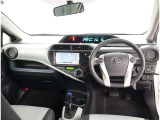 デザインもよく、居心地のよい運転席ですね。分かりやすいスイッチ類ですから操作もしやすく運転をサポートします。ぜひご来店いただき、実際にお座りいただいてステアリングを握ってみてください!