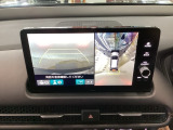 【マルチビューカメラ】周囲の状況を多彩なビューでナビ画面に表示します。駐車場や見通しの悪い交差点での安心感を高めます♪