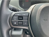 ハンドルにオーディオの操作スイッチが装備されています!視線を前方から外さずハンドルから手を離さずに操作できるのでとっても安全ですね♪