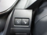 苦手な車庫入れや縦列駐車を自動的に行うことができる、シンプルインテリジェントパーキングアシストが付いています。