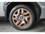 純正18インチアルミホイール。タイヤサイズは225/55R18です。