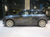 気になる車両へのご質問も大歓迎です。お気軽にMINI 一宮 0078-6002-369993 (無料)までご連絡ください!