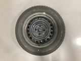 当社にてデモ走行時に装着していたワンシーズン使用の中古スタットレスタイヤ+ホイール4本セットを用意致しました。(2025年製、タイヤ+ホイールは現状渡し、保証対象外です)