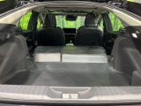 【パワーバックドア】スマートキーや運転席のボタンを押すだけでリアゲートが自動で開閉します!荷物を持っている時や、高い位置にあるバックドアを閉める際に便利な機能です♪