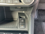 AUTO HOLD機能搭載してあります!ブレーキを踏んで停止すると、自動的にブレーキ力を保持します。信号待ちや渋滞中などに、ブレーキペダルを踏み続ける必要がなく、足の疲れを軽減してくれます☆